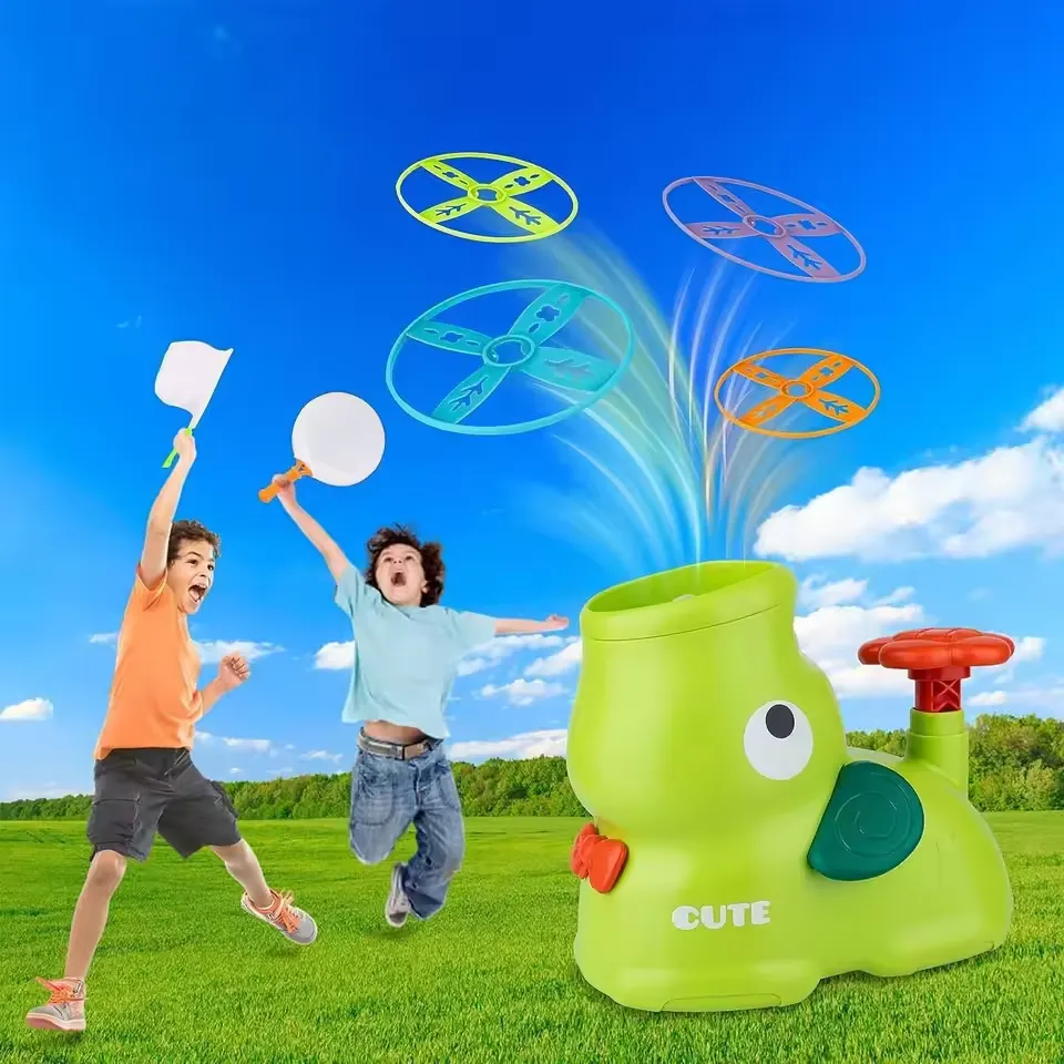 Outdoor/Indoor Interactive Toys for Kids. Flying Disc Launcher