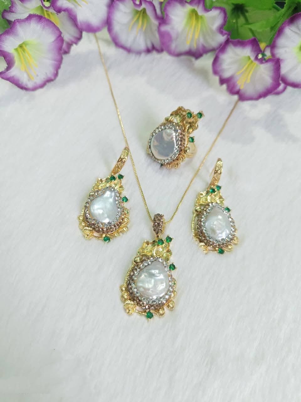 Image Pearl Royal Party Set